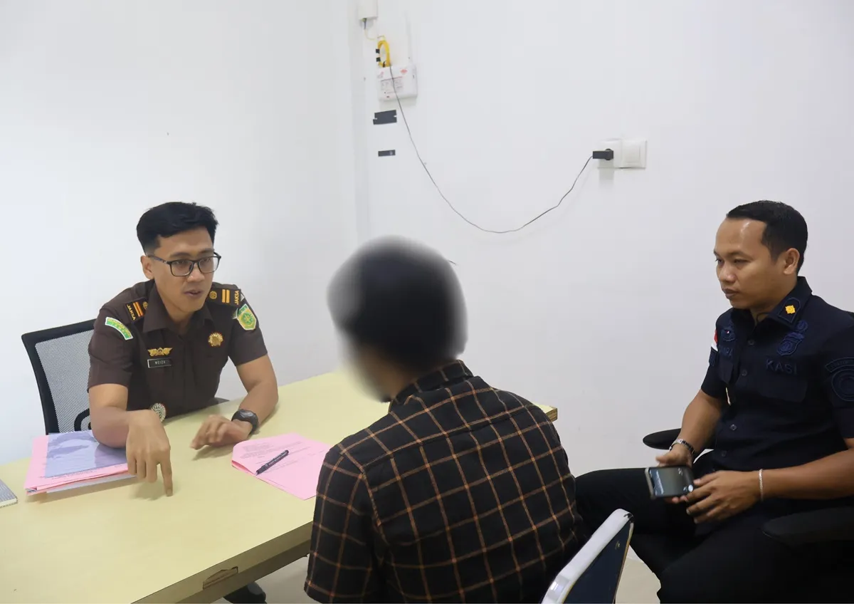 Imigrasi Kuala Tungkal Serahkan WNA Asal Myanmar ke Kejari Tanjab Barat